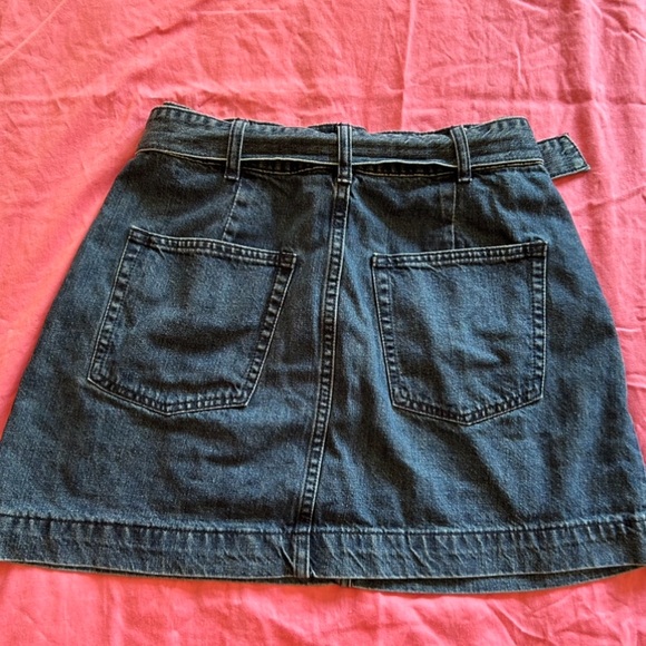 Free People denim paper bag style skirt, belt w tortoise shell buckle, size 30” - Picture 4 of 4